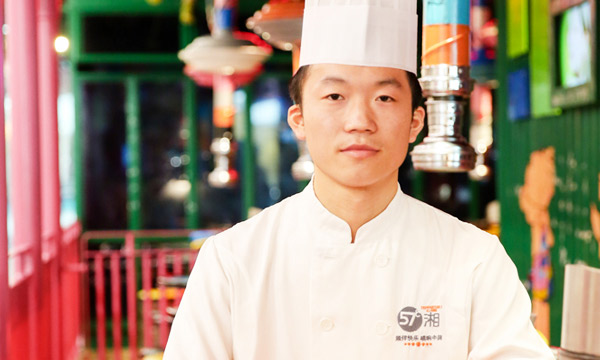 �ŵ�  ���δ������һ�̣���������Ŀ�ʼ 