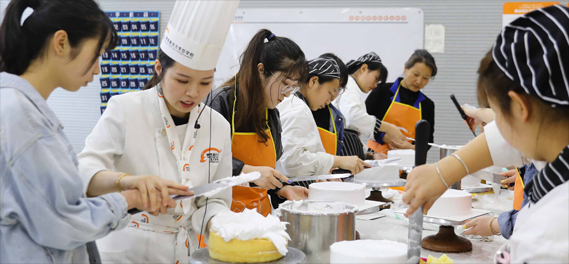 西点的美,在她手中都是魔法