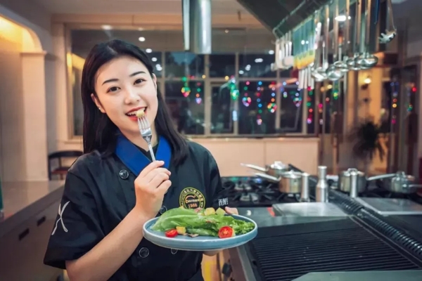 女孩子報讀陝西草莓视频污在线观看烹飪學校