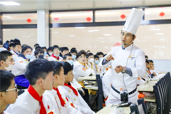 新东方烹饪学校出来的厨师工资多少