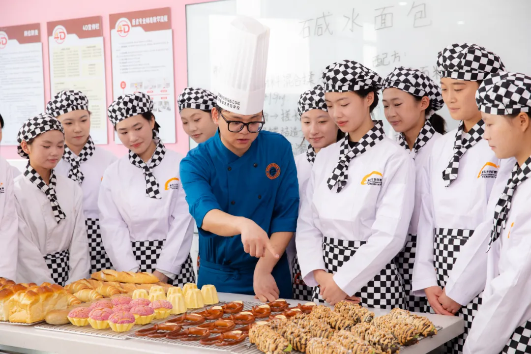 ѧ£ɱͬУ¶ѧӵĳɳ