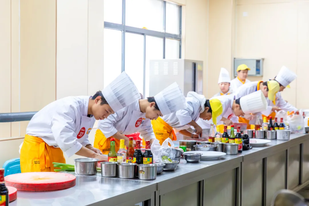 ѧ£ɱͬУ¶ѧӵĳɳ