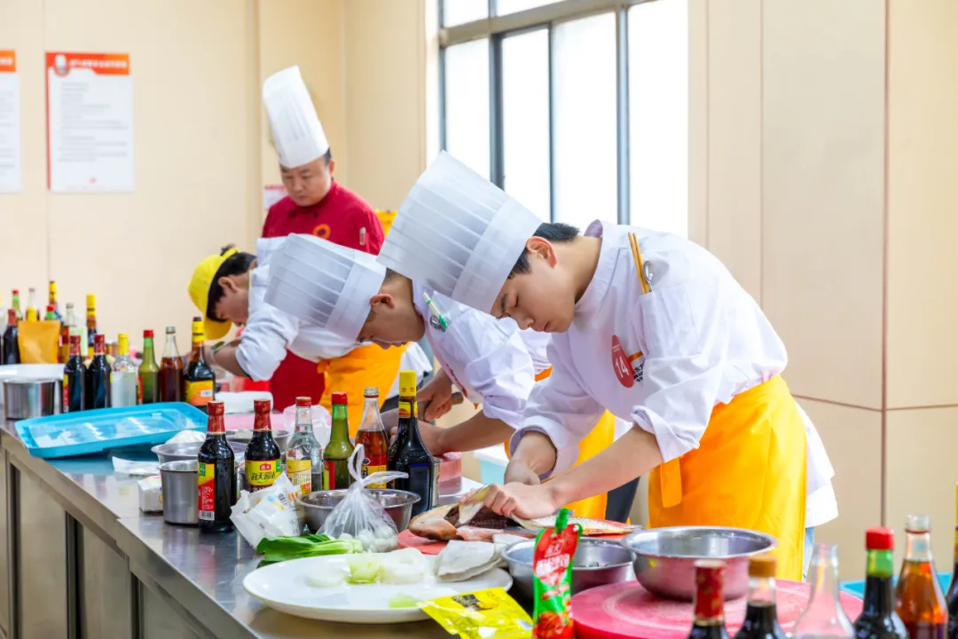 ѧ£ɱͬУ¶ѧӵĳɳ