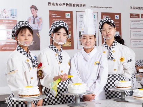 ѧ£ɱͬУ¶ѧӵĳɳ