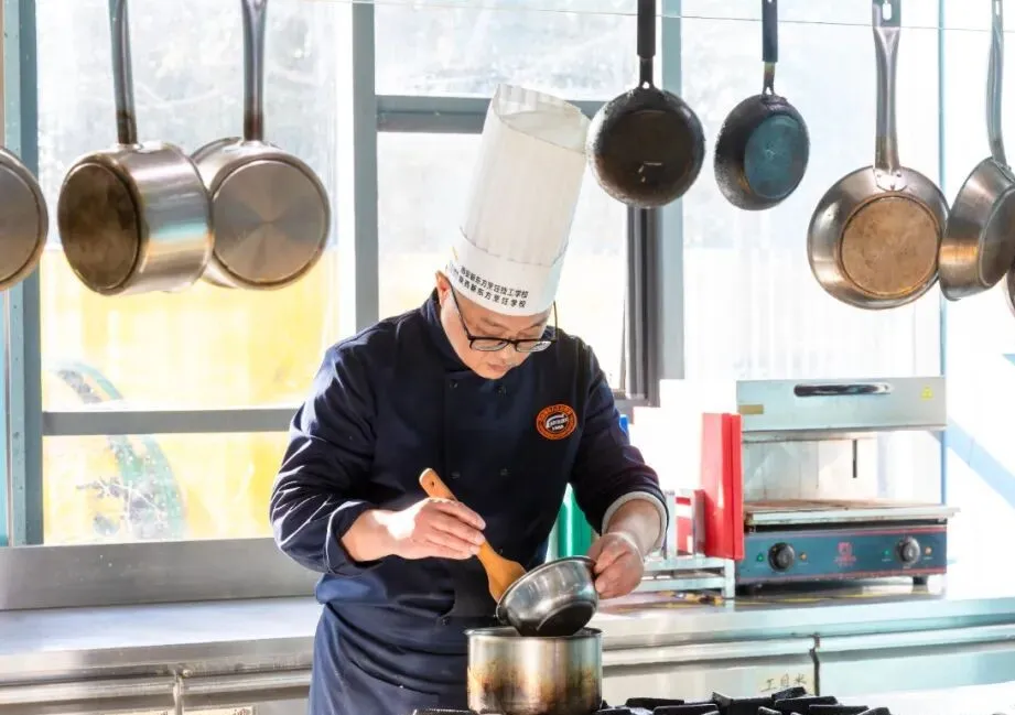 Σ棡2025ʦְߡȸʦܴԲĻ