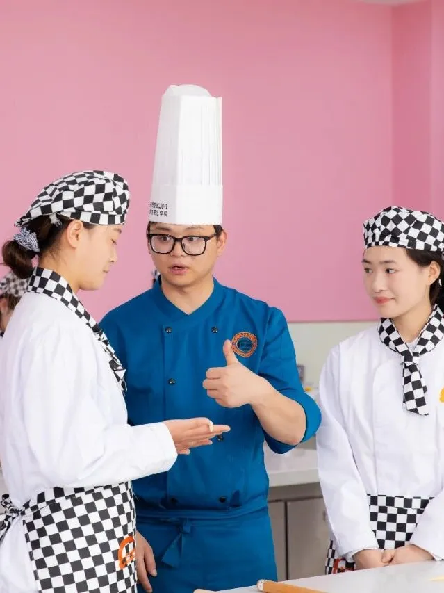 【2026提前择校考察】三大专业任选+实地探校,解锁舌尖上的好前景