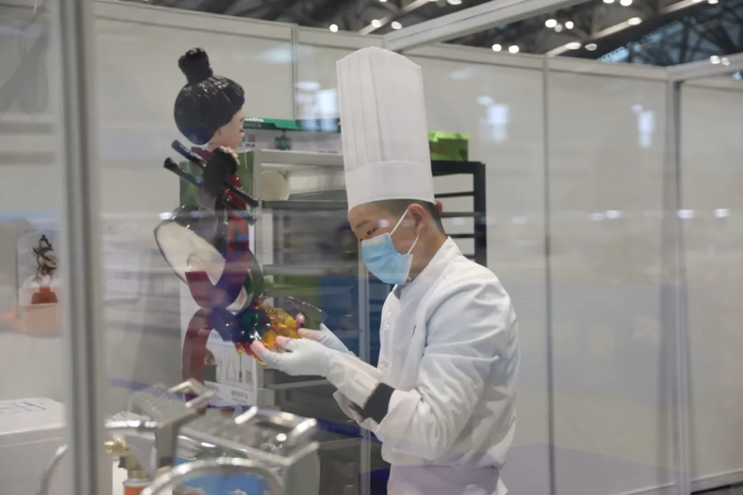 中考300分不要怕!他选对赛道,19岁拿下全国大赛奖牌