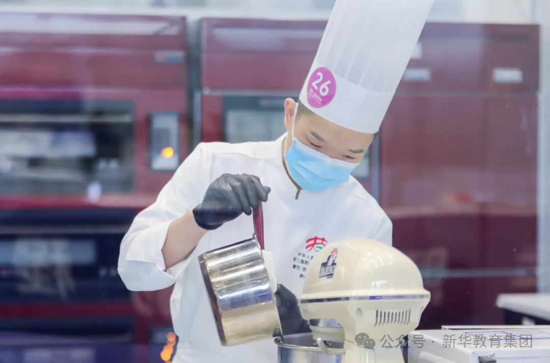 中考300分不要怕!他选对赛道,19岁拿下全国大赛奖牌