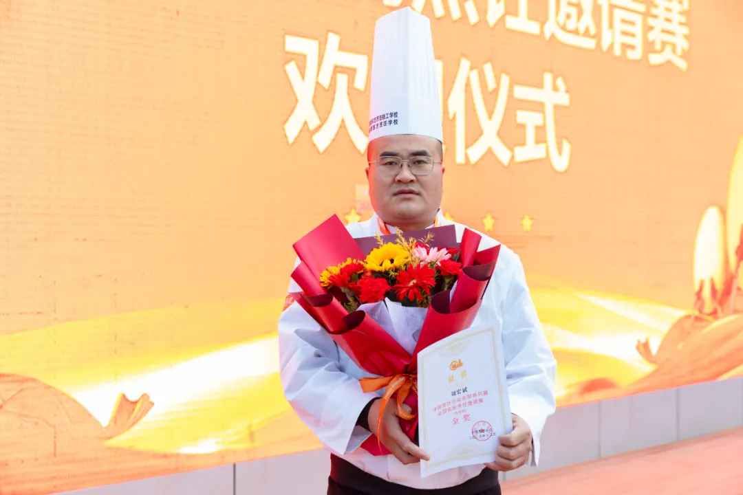 �ٹ�ʱ�̣������¶�����ʦ����ȫ������ն��1�ؽ�7��2����