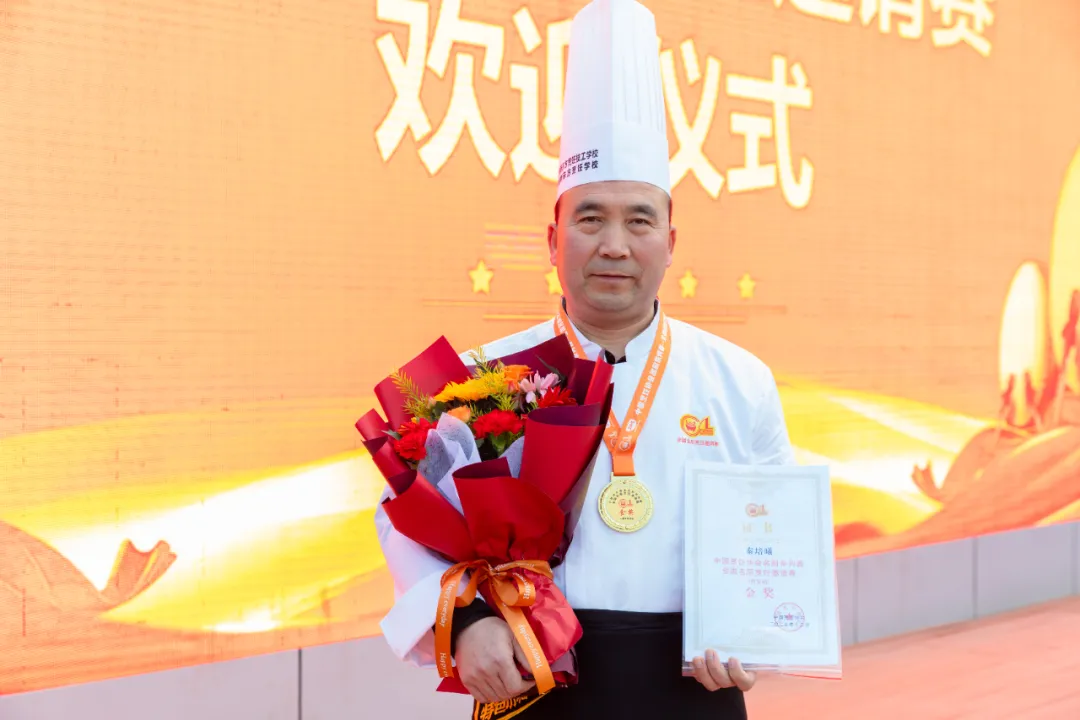 �ٹ�ʱ�̣������¶�����ʦ����ȫ������ն��1�ؽ�7��2����