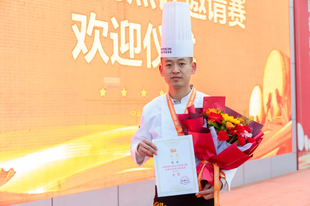 �ٹ�ʱ�̣������¶�����ʦ����ȫ������ն��1�ؽ�7��2����