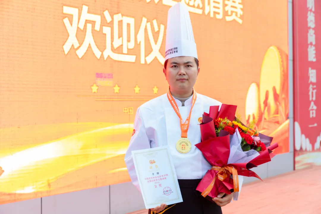 �ٹ�ʱ�̣������¶�����ʦ����ȫ������ն��1�ؽ�7��2����