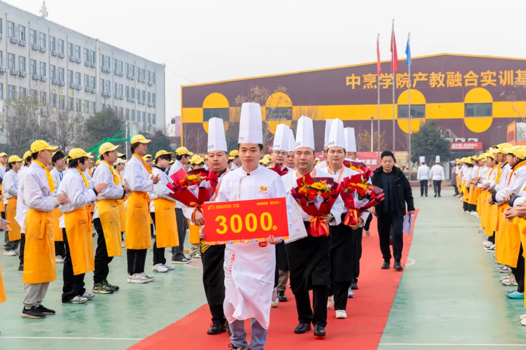 �ٹ�ʱ�̣������¶�����ʦ����ȫ������ն��1�ؽ�7��2����