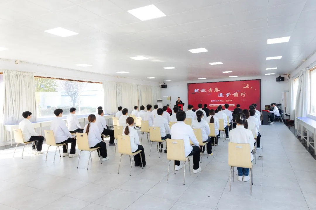 ��У԰������֮�⣬�ɳ��޽�����������¶�������һ��