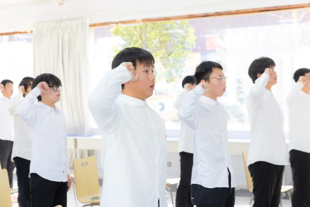 ��У԰������֮�⣬�ɳ��޽�����������¶�������һ��