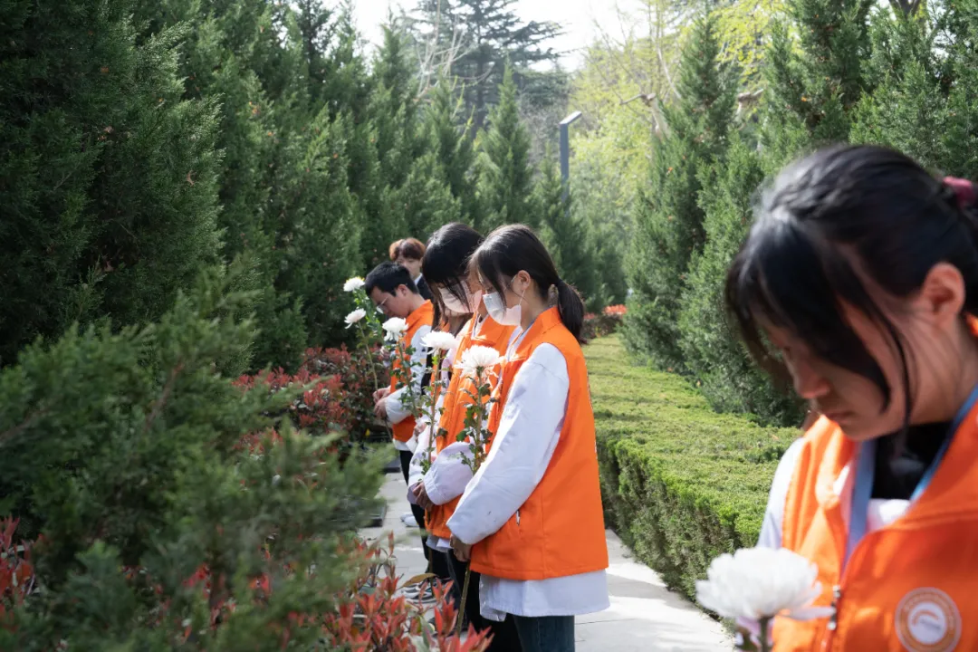 ��У԰������֮�⣬�ɳ��޽�����������¶�������һ��