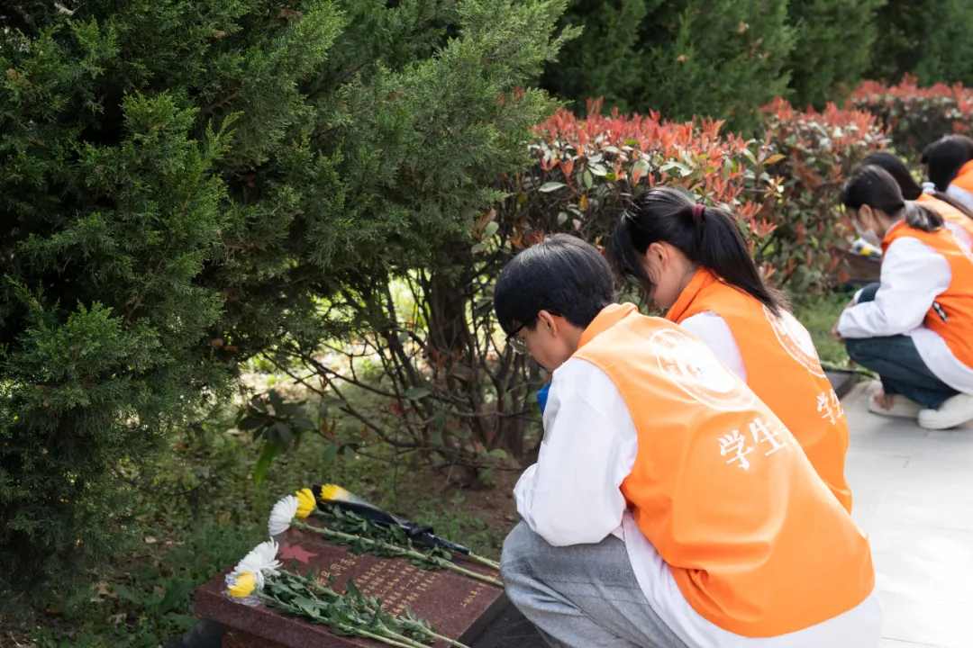 ��У԰������֮�⣬�ɳ��޽�����������¶�������һ��