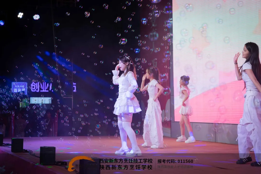 ��У԰������֮�⣬�ɳ��޽�����������¶�������һ��