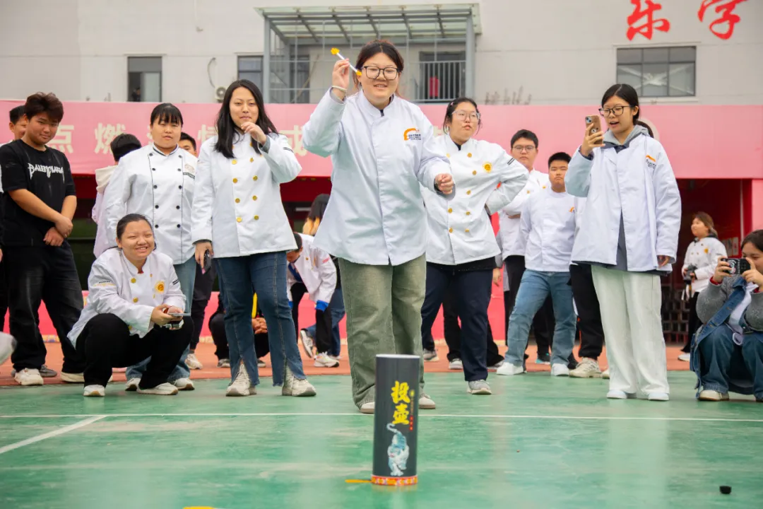 ��У԰������֮�⣬�ɳ��޽�����������¶�������һ��