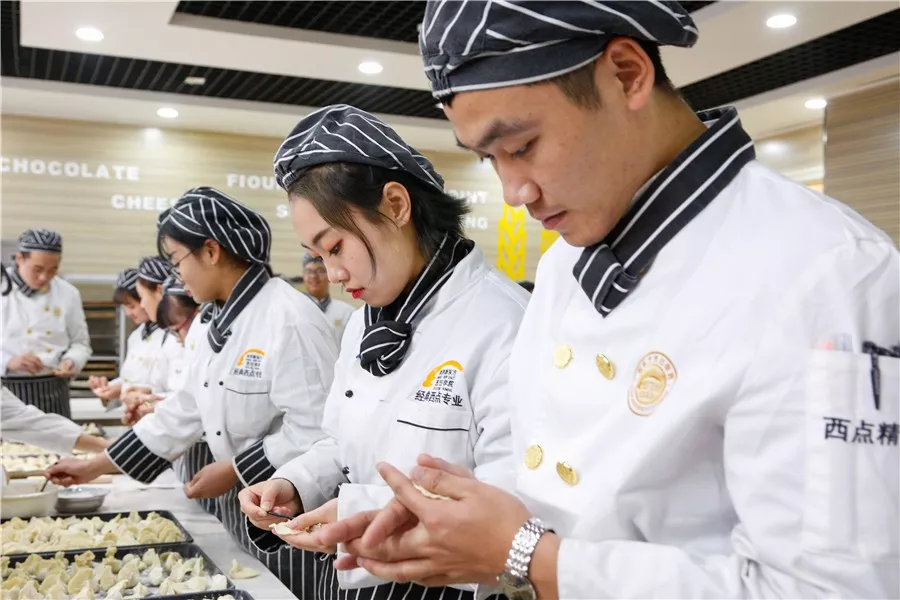 ��У԰������֮�⣬�ɳ��޽�����������¶�������һ��