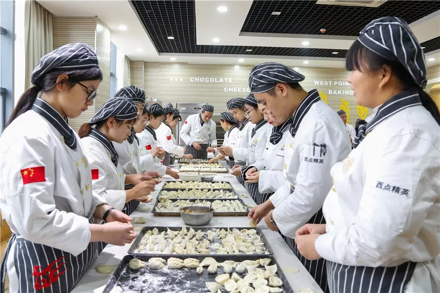 ��У԰������֮�⣬�ɳ��޽�����������¶�������һ��