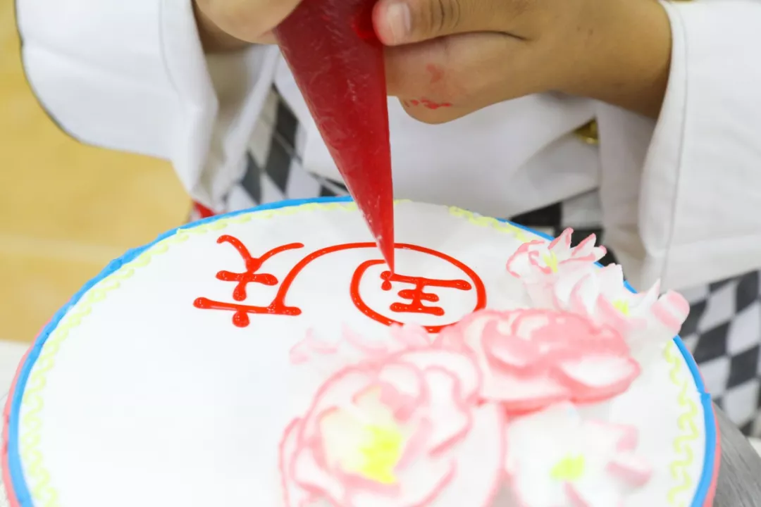 ��У԰������֮�⣬�ɳ��޽�����������¶�������һ��