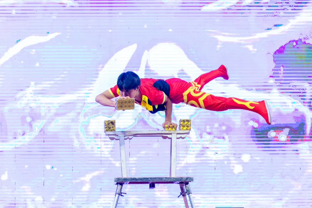 ��У԰������֮�⣬�ɳ��޽�����������¶�������һ��