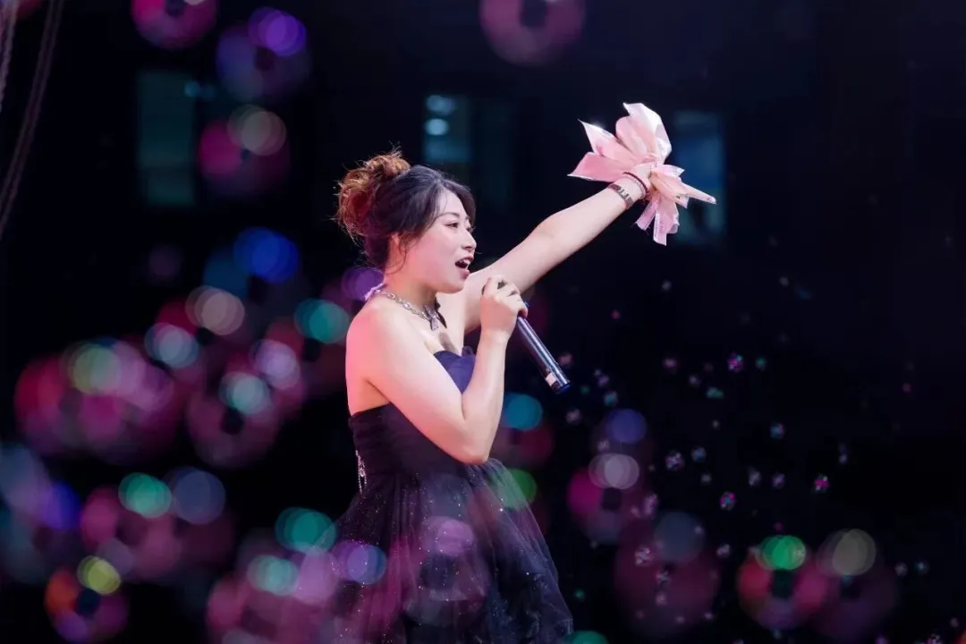 ��У԰������֮�⣬�ɳ��޽�����������¶�������һ��