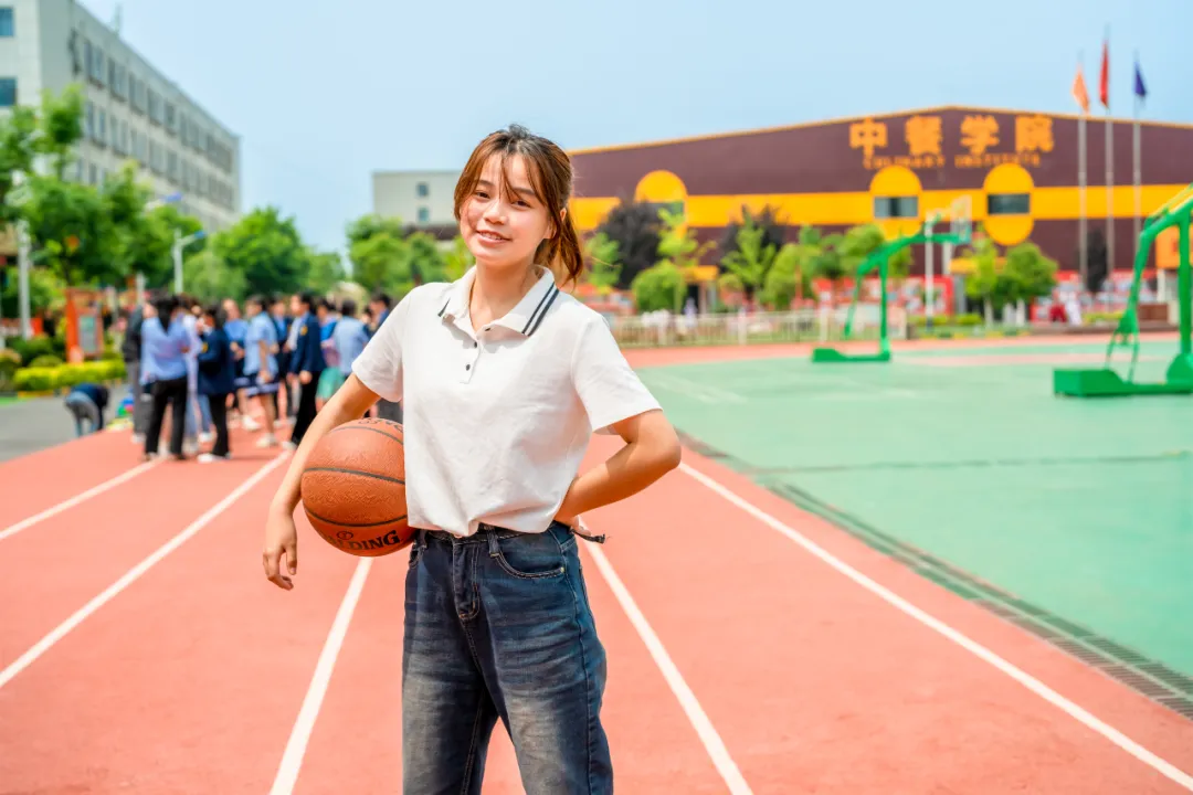 ��У԰������֮�⣬�ɳ��޽�����������¶�������һ��