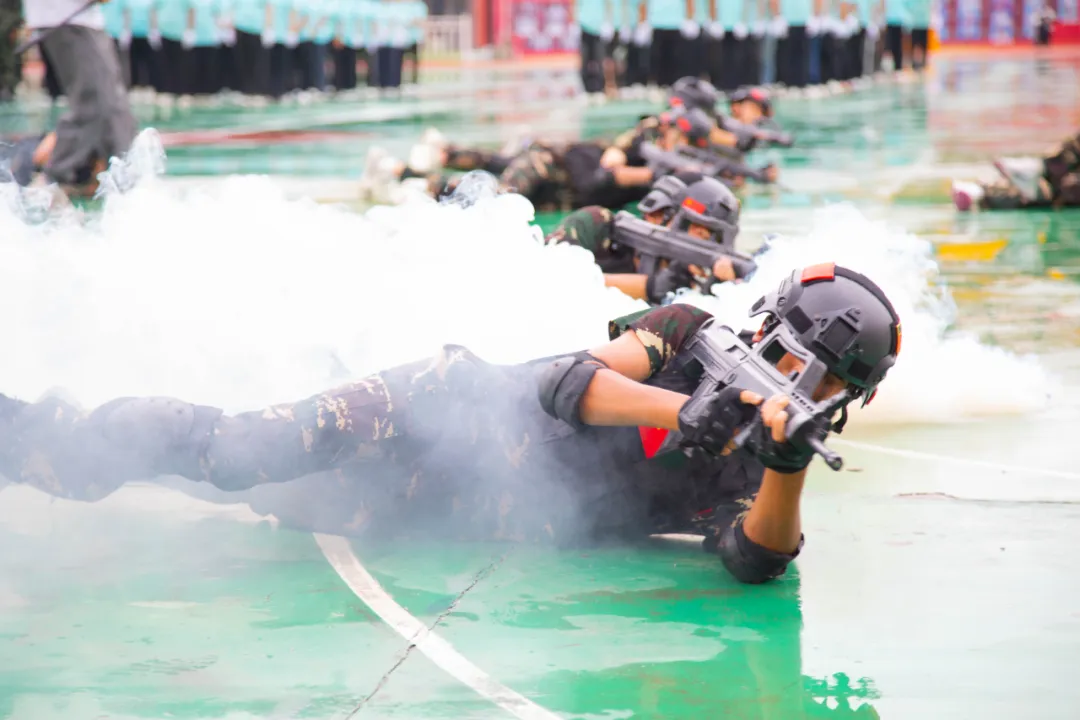 ��У԰������֮�⣬�ɳ��޽�����������¶�������һ��