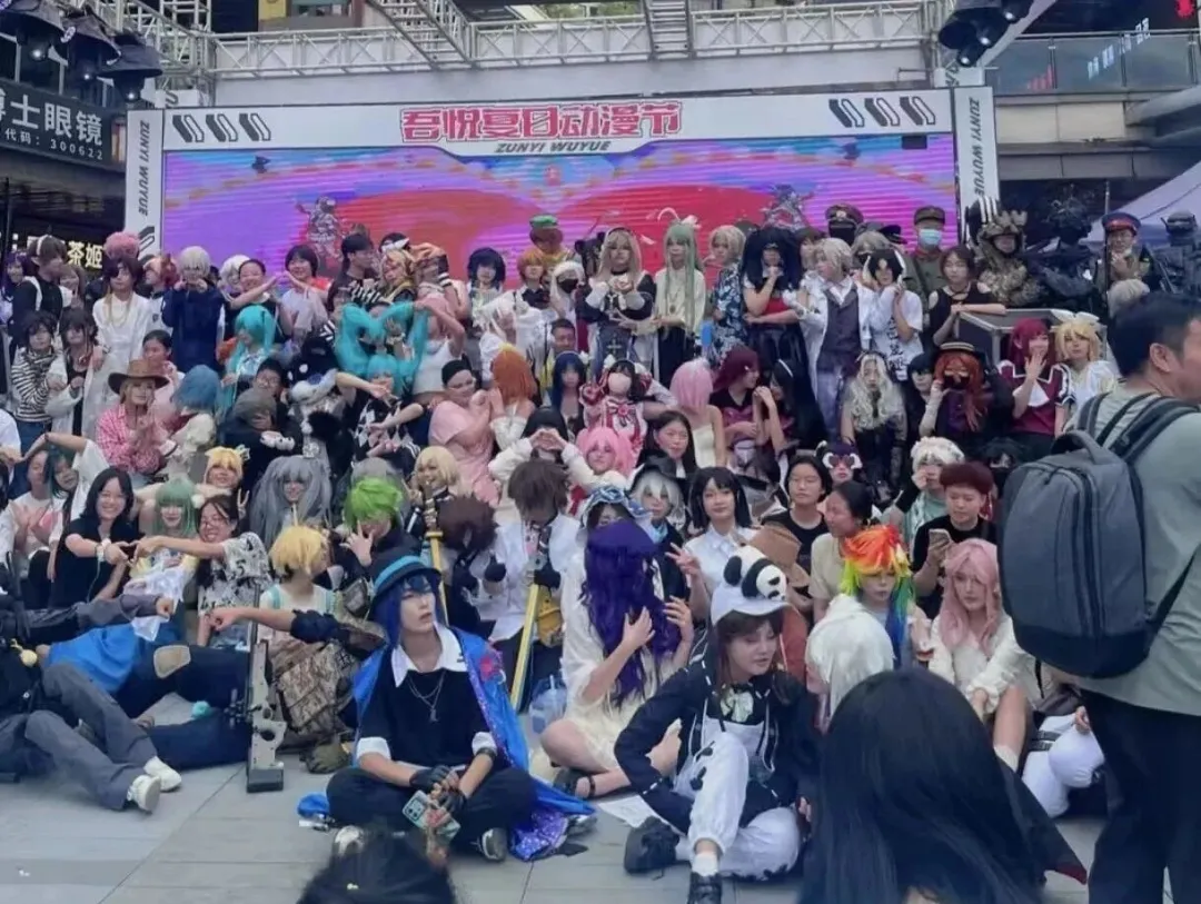 ��У԰������֮�⣬�ɳ��޽�����������¶�������һ��