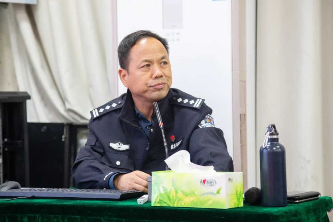 ��У԰������֮�⣬�ɳ��޽�����������¶�������һ��