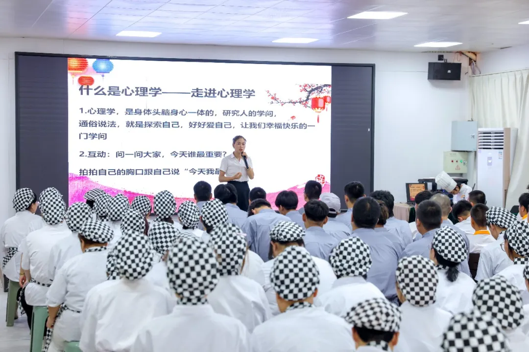 ��У԰������֮�⣬�ɳ��޽�����������¶�������һ��