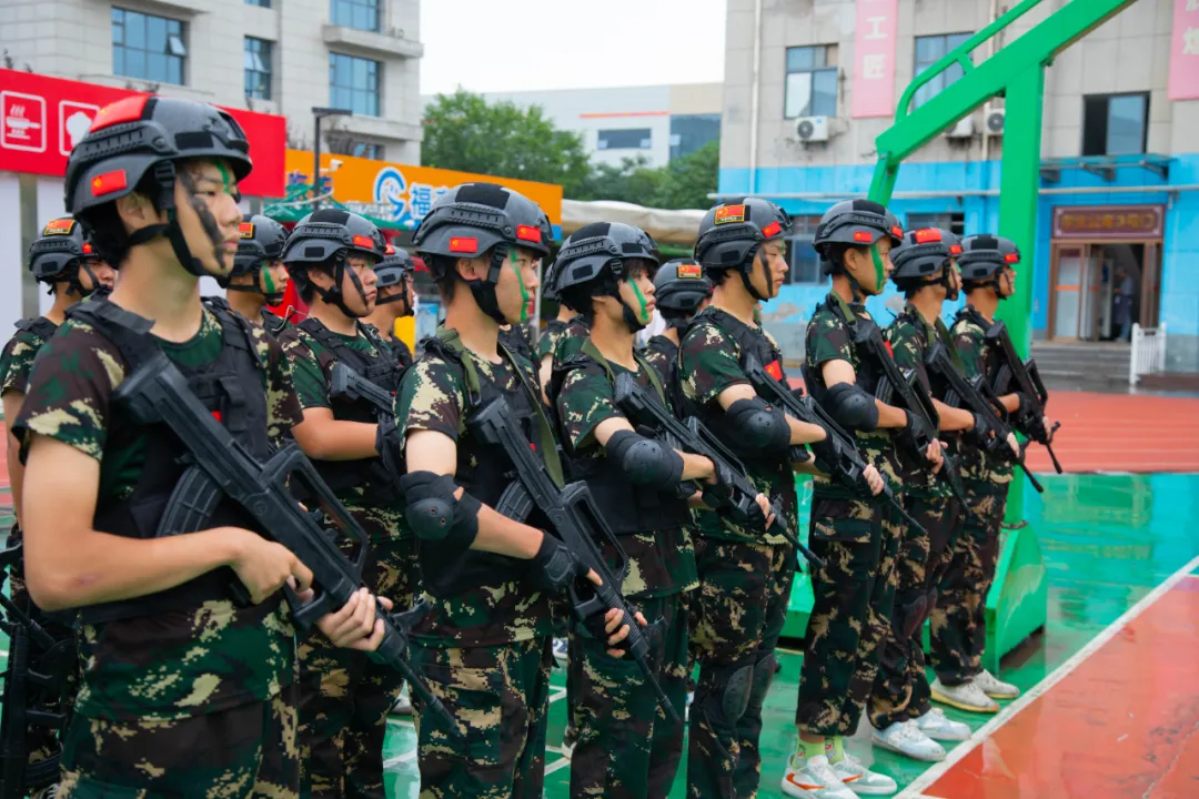 ��У԰������֮�⣬�ɳ��޽�����������¶�������һ��