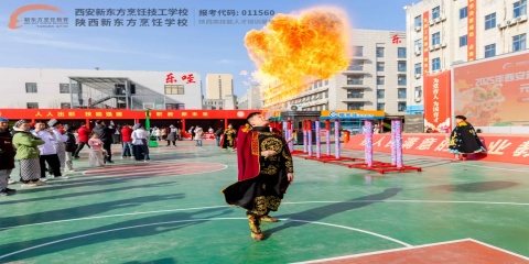 ��У԰������֮�⣬�ɳ��޽�����������¶�������һ��