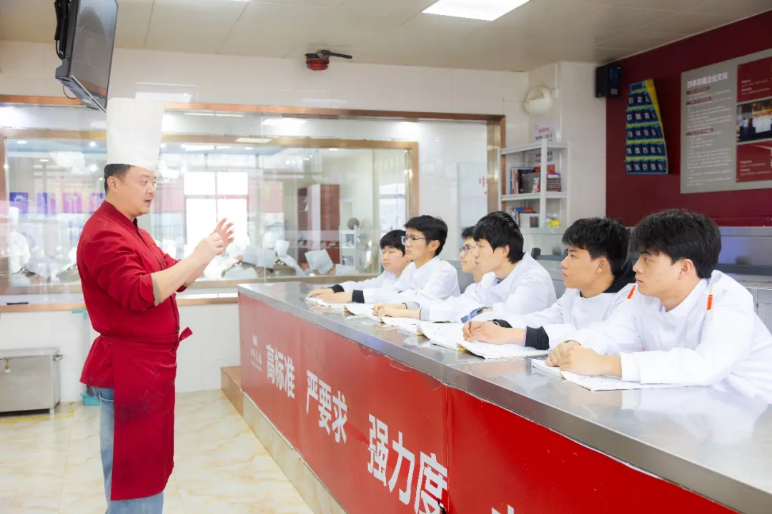 ����ѧ ����Ȧ�� ���ܣ������¶���Ԫ�������ѧӪ���1����1��1�տ�Ӫ