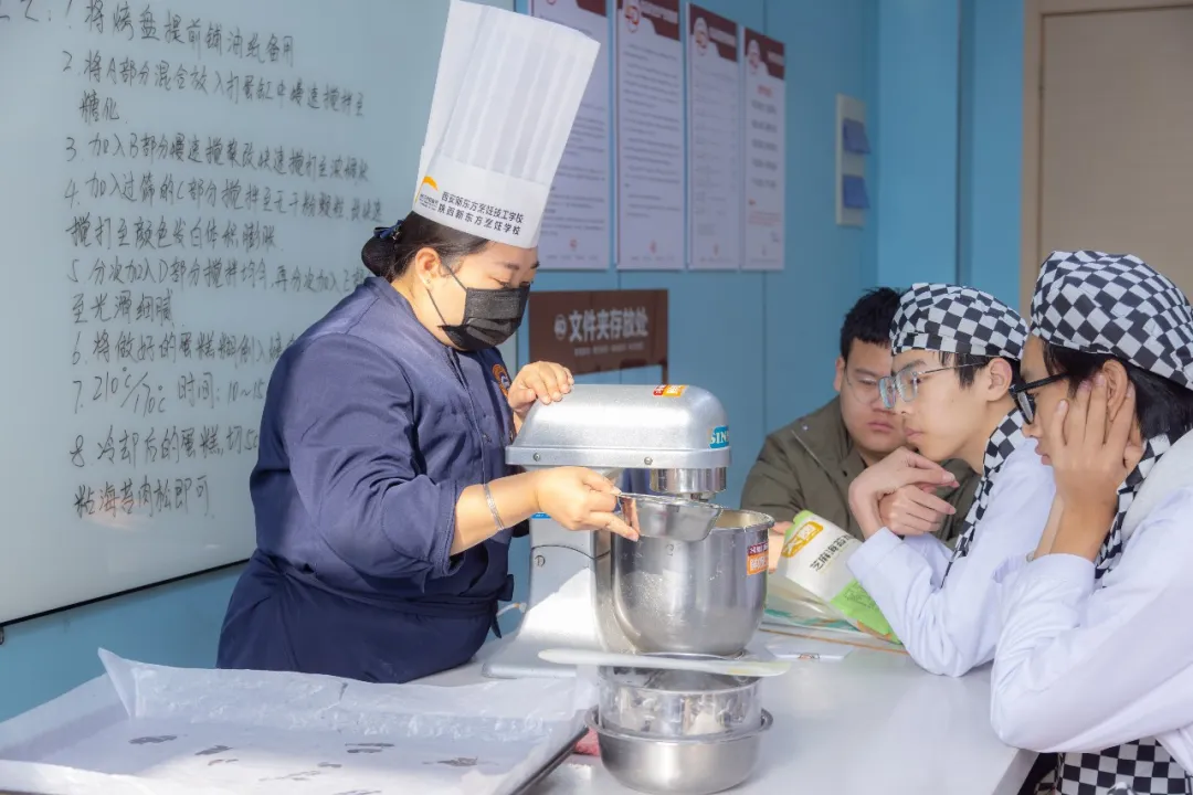 ����ѧ ����Ȧ�� ���ܣ������¶���Ԫ�������ѧӪ���1����1��1�տ�Ӫ