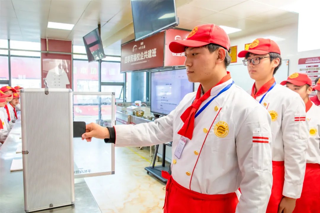 专业推荐|1+1行政总厨专业