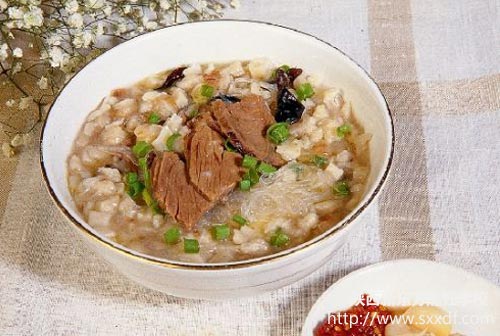 漫步丝路，品味西安特色美食_陕西西安新东方烹饪学校_厨师学校_烹饪学校_西点学校_学厨师