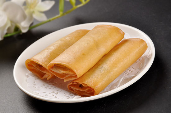 陕西新东方烹饪学校教你做正宗的广式春卷做法