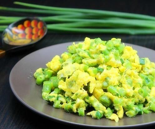 【新东方烹饪课堂】豆角炒鸡蛋家常做法