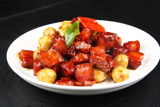 陕西新东方烹饪学校——鹌鹑蛋烧肉