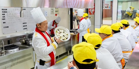 ʦУ԰й⿴ʦ߽¶вͽ룡