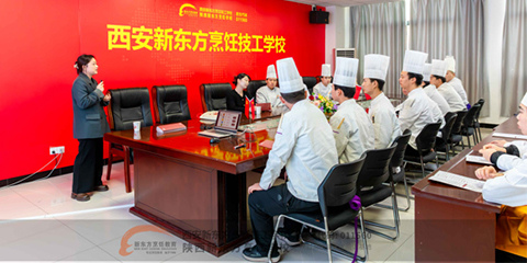 У�������پ�ҵ �����У��Ӣ�š������¶�����⿼���ѧУ��չ�в�רҵר����ҵ���������Ի�