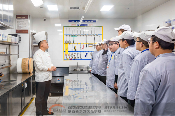 �����¶�����⿼���ѧУ�в�ѧ���߽�����С�������,������ҵʵ��������