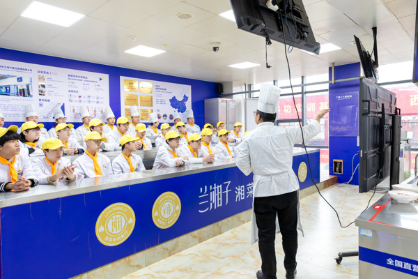 У����ǿ���� ְ�����ܴٳɳ��������¶���������������ҵ��ʦ��չְҵ����ר���