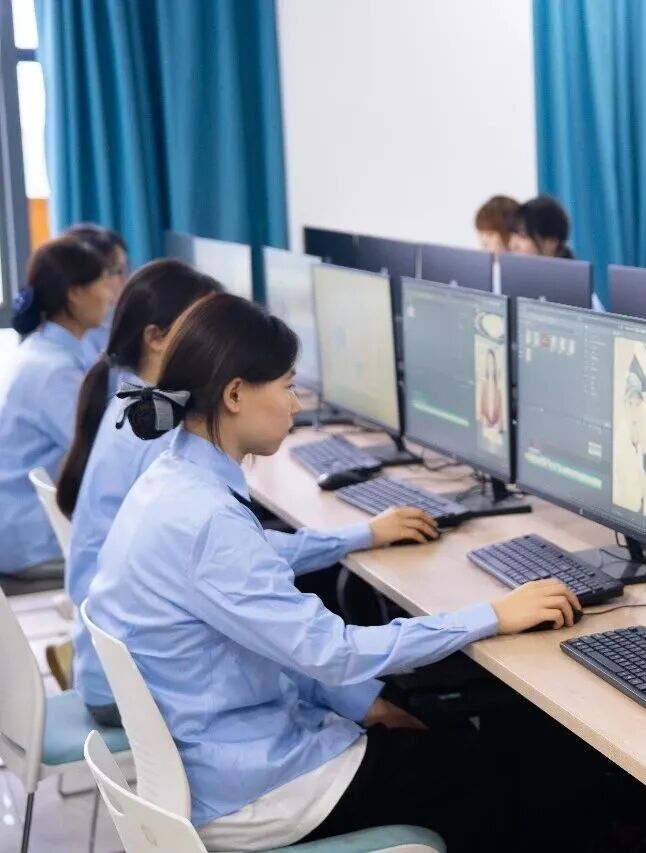 【课程介绍】西安新东方烹饪技工学校“现代服务与艺术升学”之「形象设计」