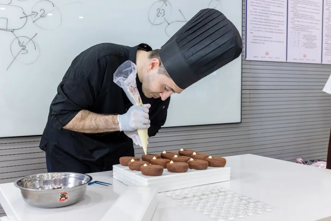�⼮��ʦ��У԰ | ��������� Marzullo Vittorio ��ʦ��������
