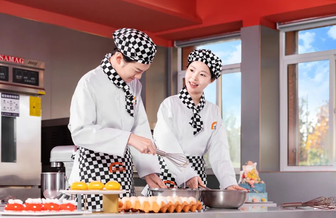 中考出分后择校必看:为什么西点专业“2+1学制”比“1年制”更对得起孩子?