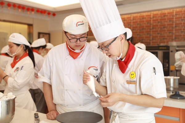 专业西安烘焙培训学校,陕西新东方西点烘焙学校